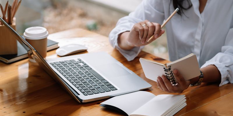 Como escolher o melhor curso para CEA ANBIMA 